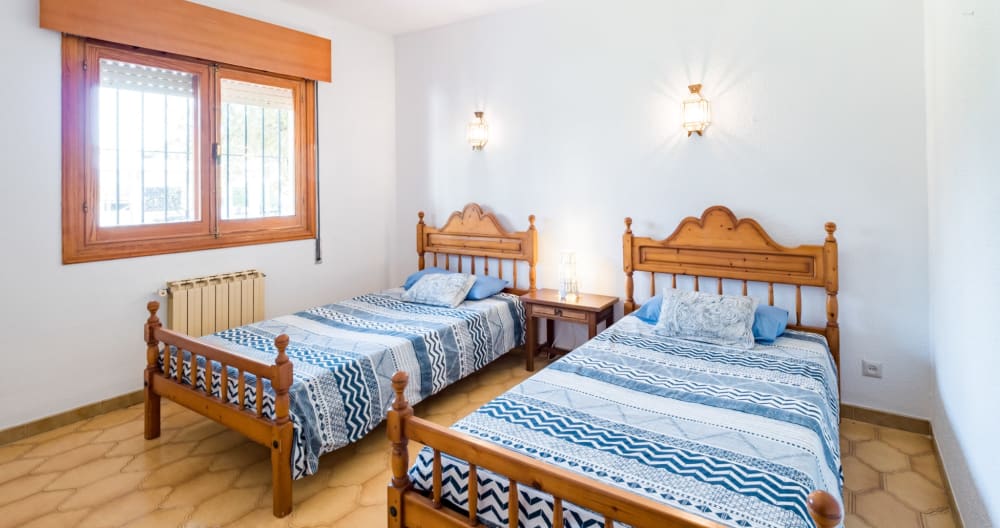 Dormitorio en villa con piscina, sauna, gran jacuzzi y chimenea. - Foto 12