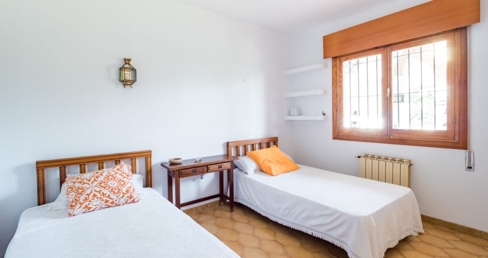 Dormitorio en villa con piscina, sauna, gran jacuzzi y chimenea. - Foto 15