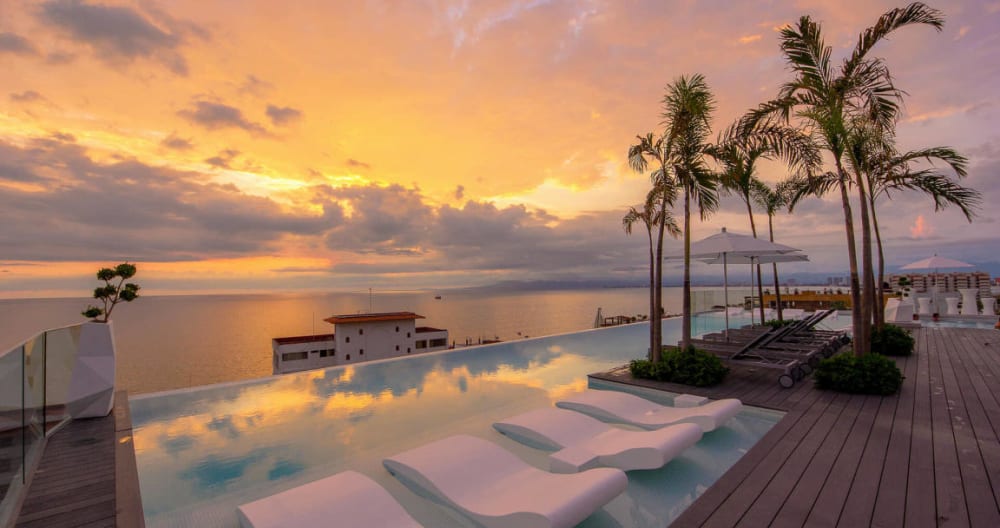 D'Terrace Luxury 2bd / 2ba Los Muertos Beach - Romantic Zone Condo - Foto 1