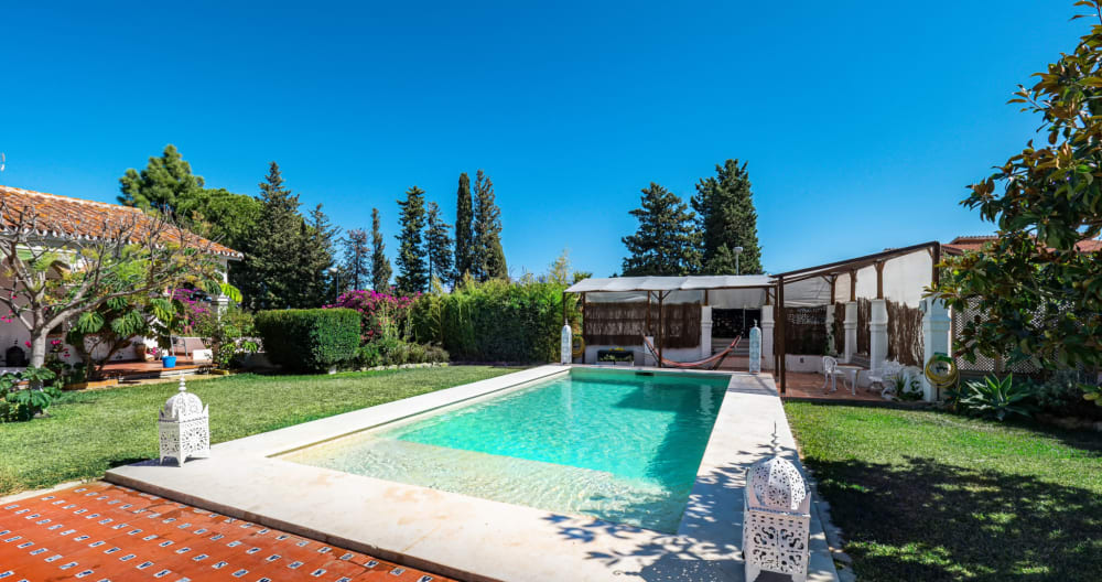 Dormitorio en villa con piscina, sauna, gran jacuzzi y chimenea. - Foto 2