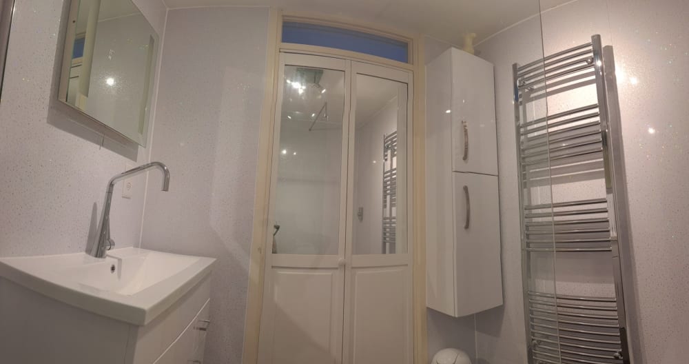 Modern, relaxing, central room - Picture 10