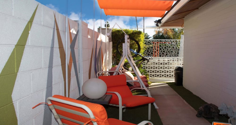 Mid Century Modern touch/***Big Suite with private bathroom and pool - Picture 24