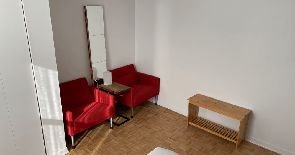 Chambre confortable à deux pas du Village gai Logement gay à louer à