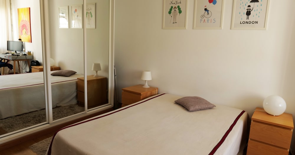 Spacious room with breakfast and private bathroom - Picture 3