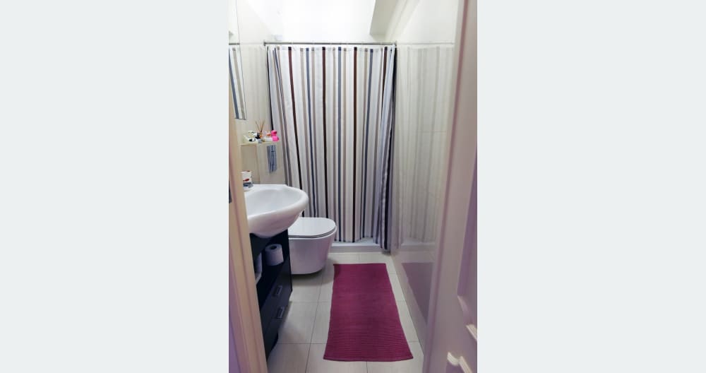 Spacious room with breakfast and private bathroom - Picture 10