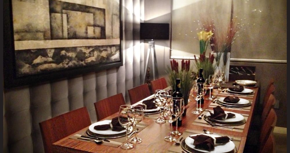 Centrally located luxurious & secure near to Word Trade Center 3 guest - Picture 11