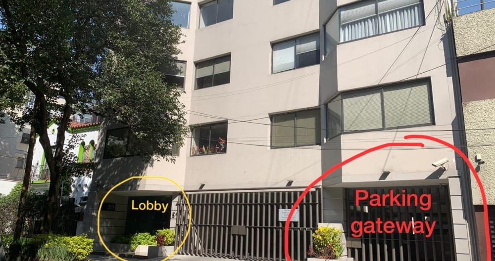 Centrally located luxurious & secure near to Word Trade Center 3 guest - Picture 28