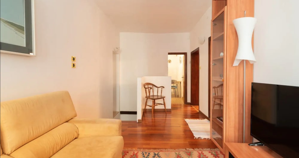 Where else in Venice? Cozy home away from home. - Picture 6