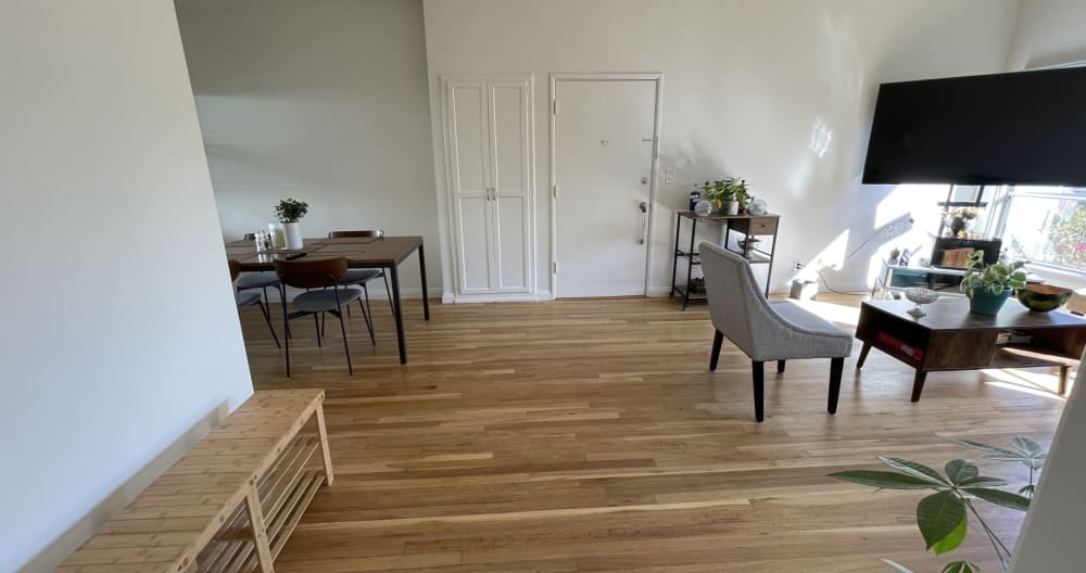Quarto privativo perfeito com cama queen-size para a melhor experiência Weho / LA - Foto 3