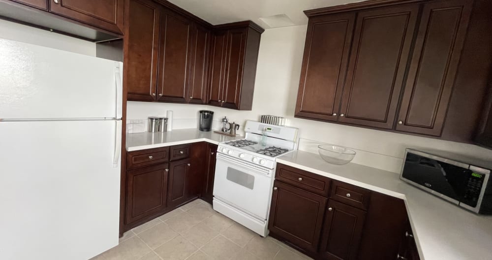 Quarto privativo perfeito com cama queen-size para a melhor experiência Weho / LA - Foto 12