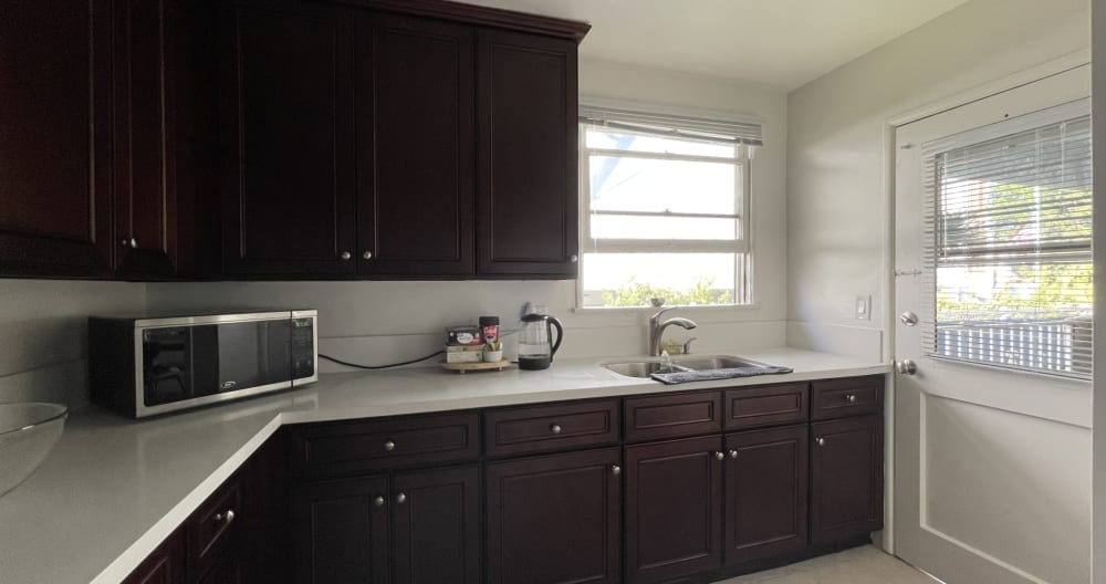 Quarto privativo perfeito com cama queen-size para a melhor experiência Weho / LA - Foto 13