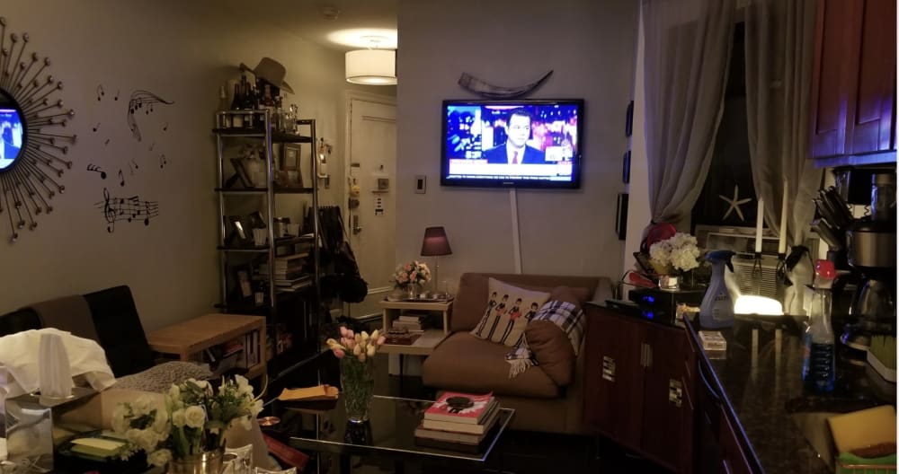 YOUR OWN Home Away From Home In The Heart of Hell’s Kitchen - Picture 7