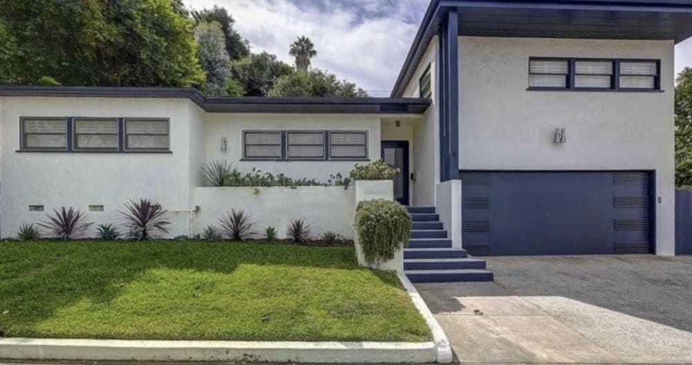 Mid Century- East side Gem - Picture 1