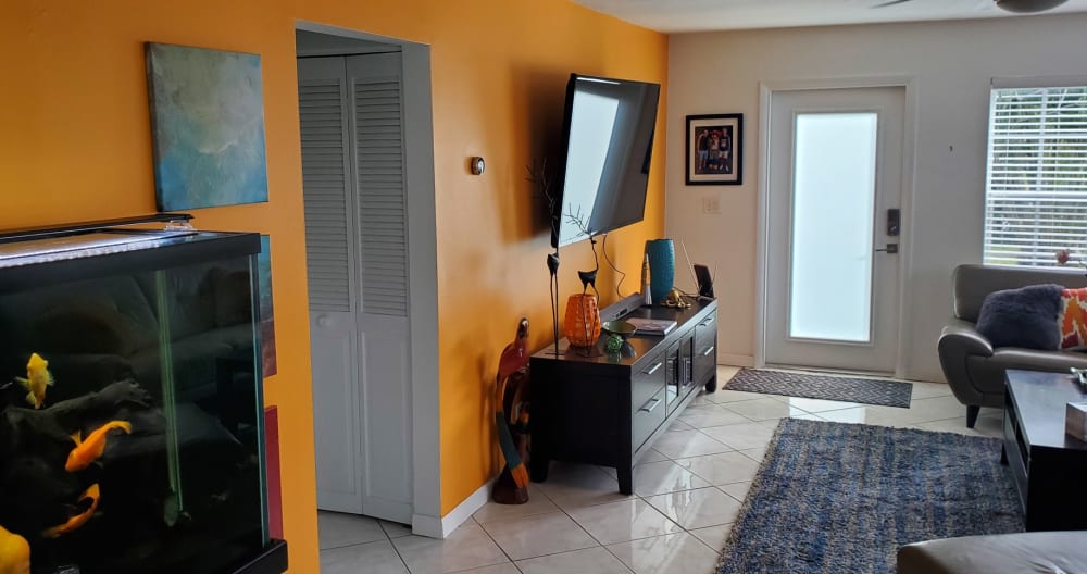 Great location near Gay Wilton Manors with pool! Nudist friendly - Picture 8