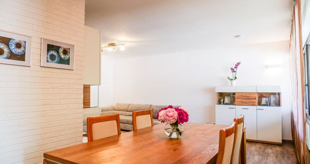 Una habitación grande en un apartamento privado privado moderno y limpio. - Foto 2