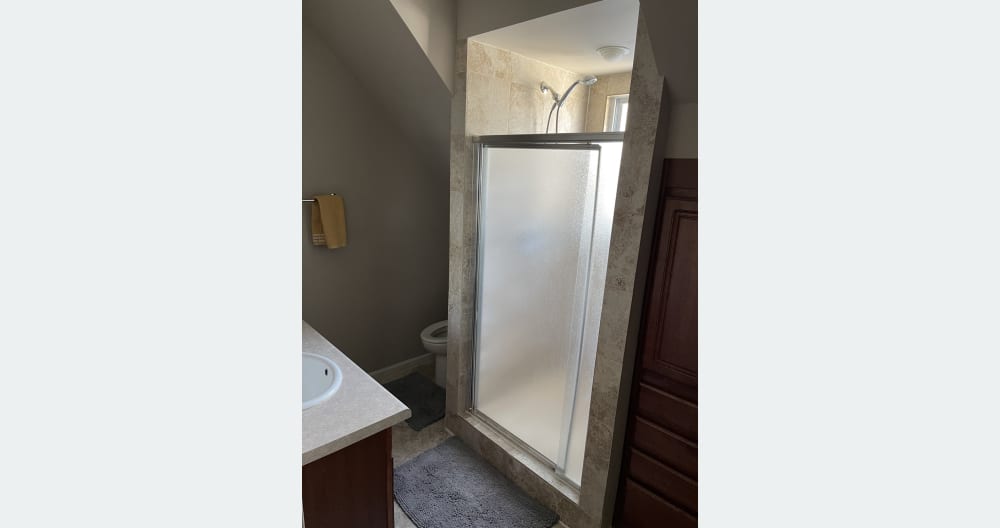 Bohemian private room and bathroom near Ohare Airport - Picture 13