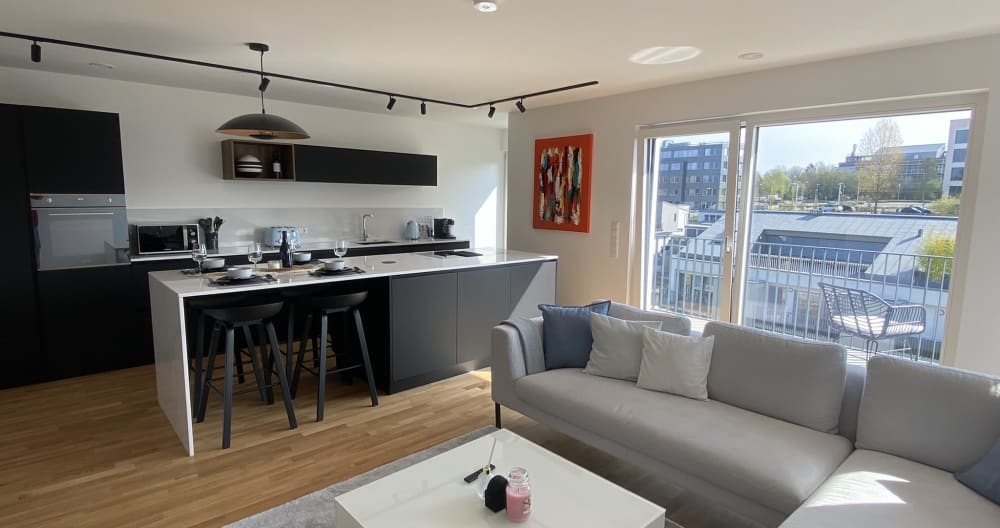 Luxury 2bd and 3 bathrooms with underground parking - Foto 1