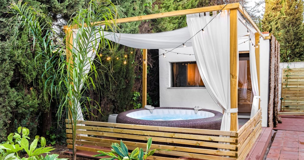 Dormitorio en villa con piscina, sauna, gran jacuzzi y chimenea. - Foto 3