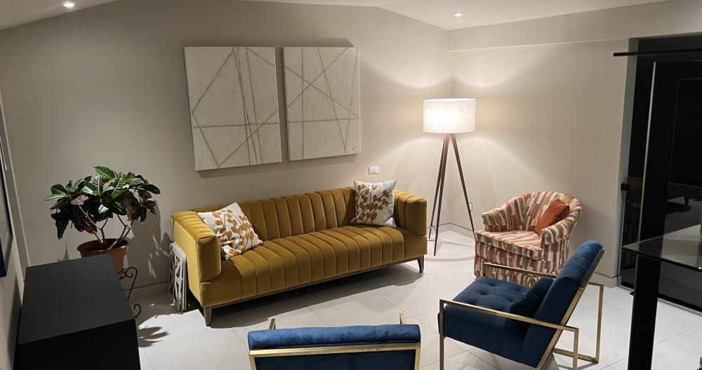 Comfortable and recently renovated private room. - Picture 8