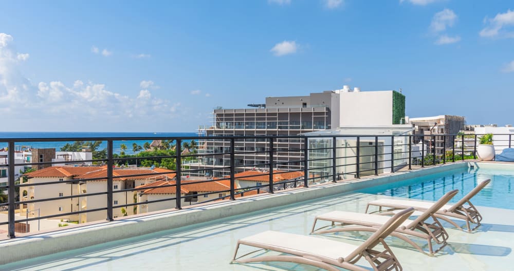Beautiful Studio with kitchen AC Gym Pool Ocean View from the rooftop - Picture 2