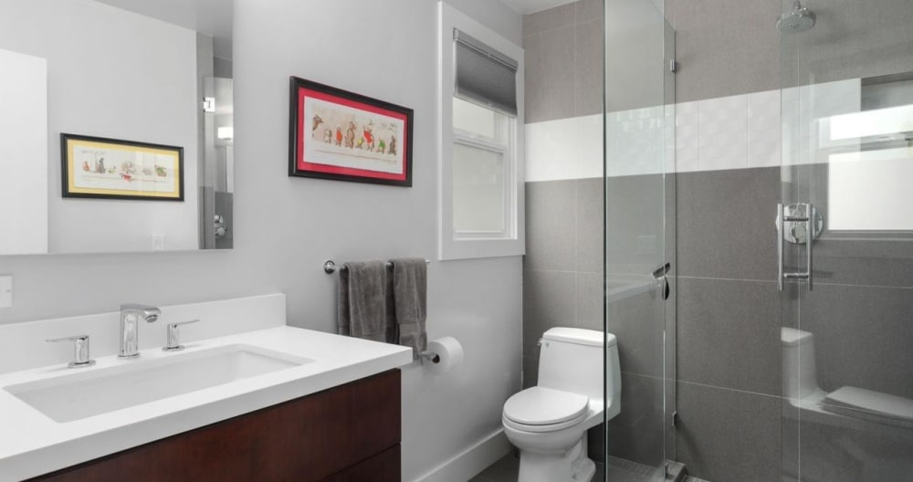 Luxury Apt with Gorgeous View: 1 br, 2 bath - Picture 18