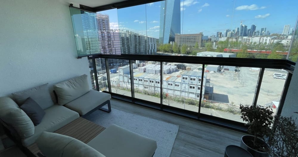Nice Bedroom in Luxury Apartment - Picture 6