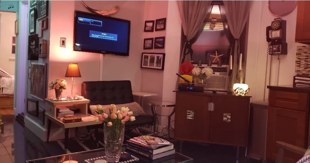 YOUR OWN Home Away From Home In The Heart of Hell’s Kitchen - Picture 2