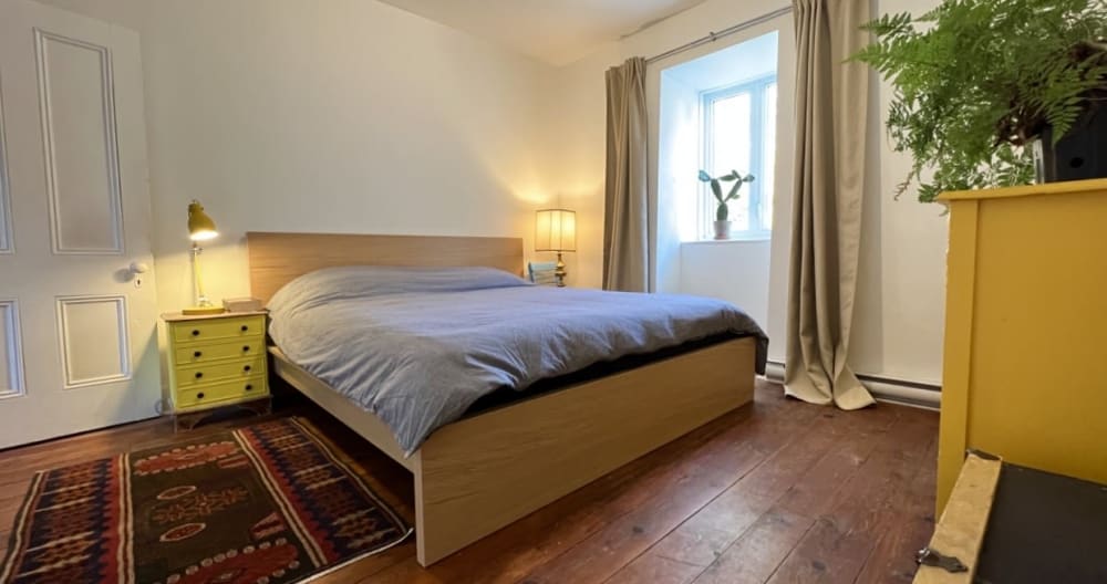 Grande Chambre privée lit king dans Duplex historique HyperCentral - Photo 11