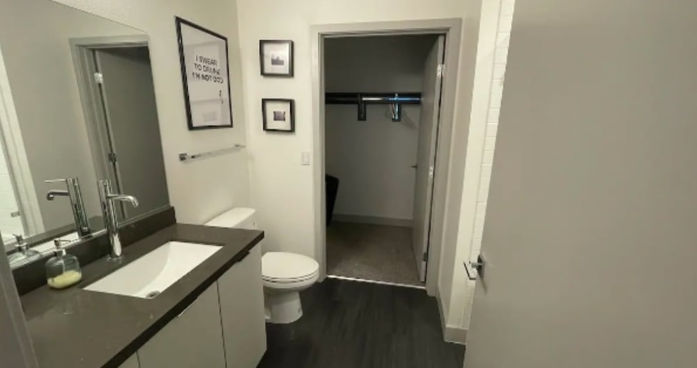Exclusive 1bd Flat with Parking | Near Strip View! - Foto 14