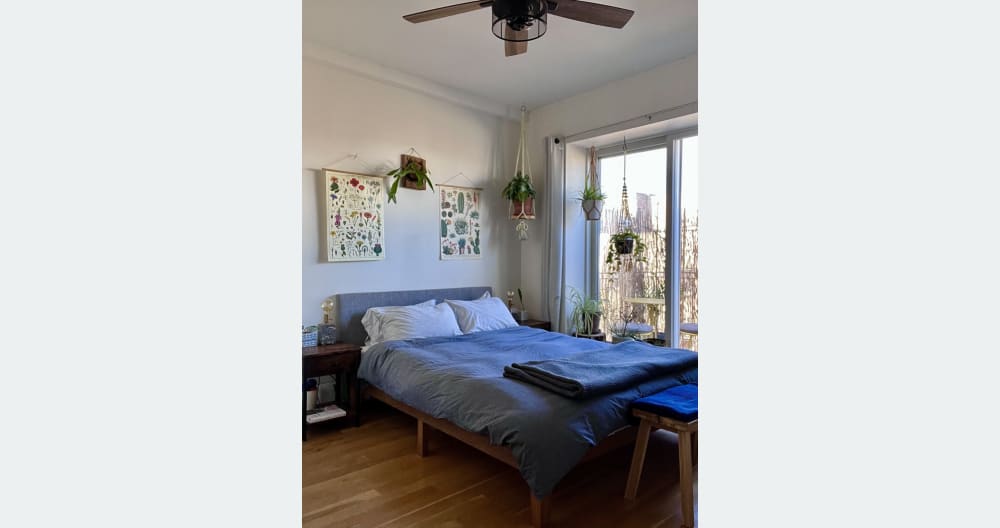 Quarto queen luminoso e arejado, com casa de banho privativa e varanda privada - Foto 4