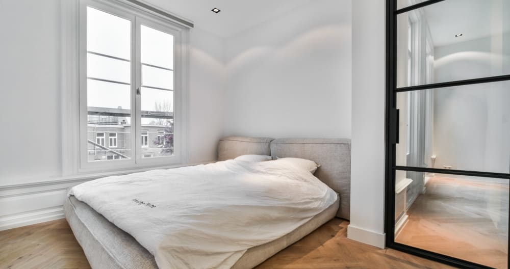 Uniquely located, high-end 2-bedroom apartment - Picture 11
