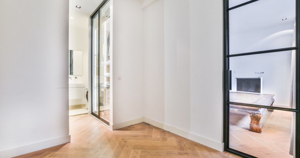 Uniquely located, high-end 2-bedroom apartment - Picture 14