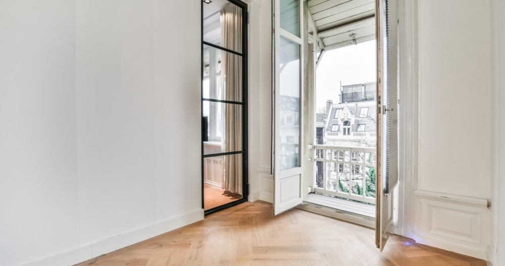 Uniquely located, high-end 2-bedroom apartment - Picture 15