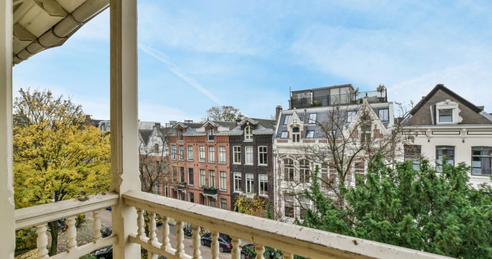 Uniquely located, high-end 2-bedroom apartment - Picture 17