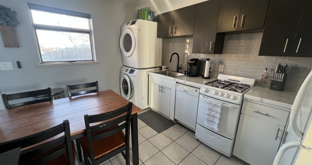 Charming Condo/Flat in Englewood - Photo 4