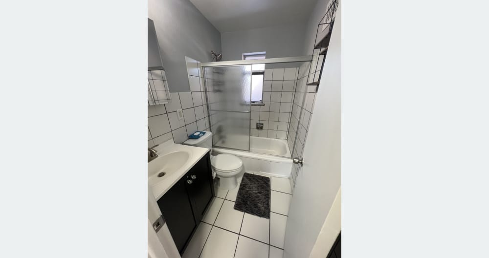 Charming Condo/Flat in Englewood - Photo 6