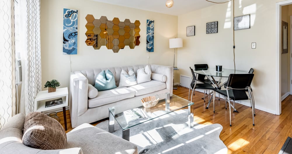 1 Bedroom in the heart of Los Angeles Near West Hollywood Nightlife - Picture 11