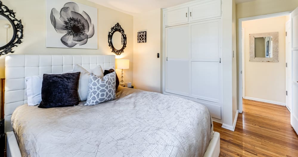 1 Bedroom in the heart of Los Angeles Near West Hollywood Nightlife - Picture 13