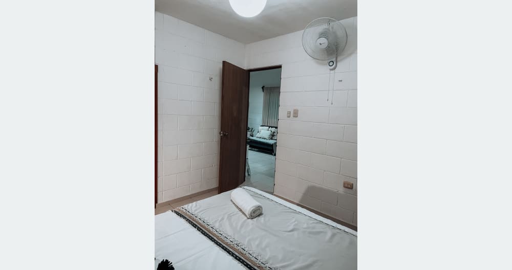 PRIVATE ROOM IN DOWNTOWN AREA - Picture 4