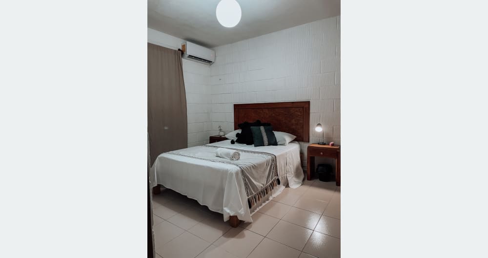 PRIVATE ROOM IN DOWNTOWN AREA - Picture 6