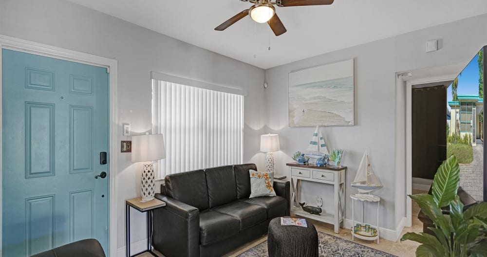 Love All, Host All, Home. Free parking-pet friendly - Picture 4