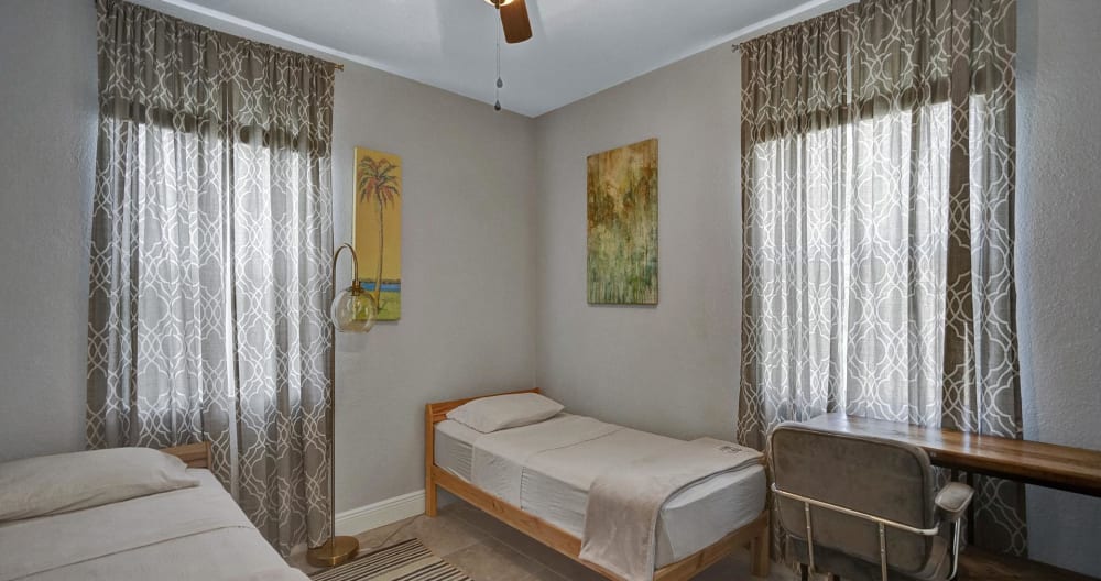 Love All, Host All, Home. Free parking-pet friendly - Picture 12