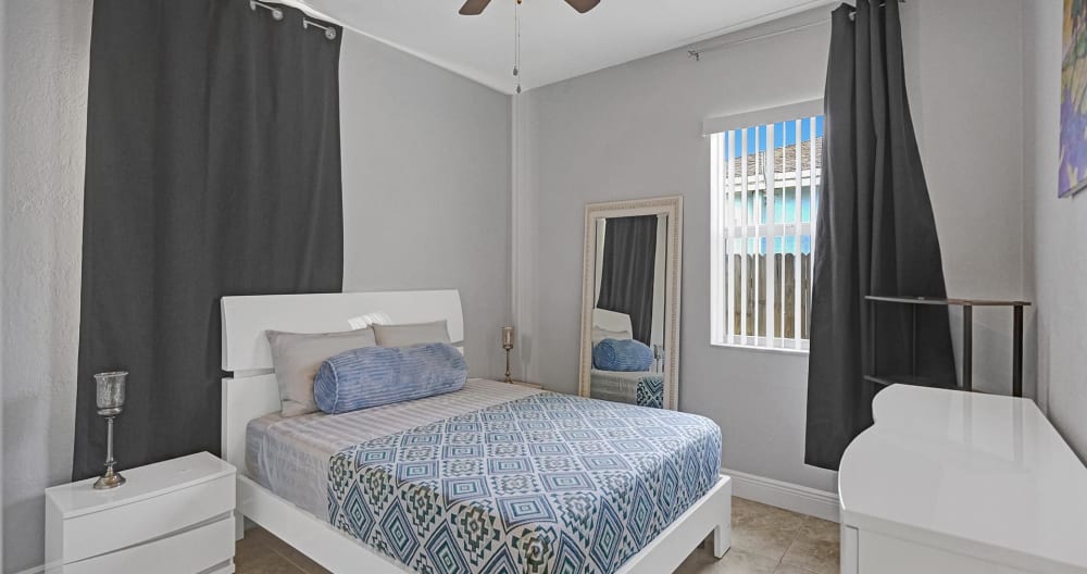 Love All, Host All, Home. Free parking-pet friendly - Picture 14