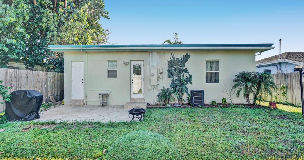 Love All, Host All, Home. Free parking-pet friendly - Picture 15