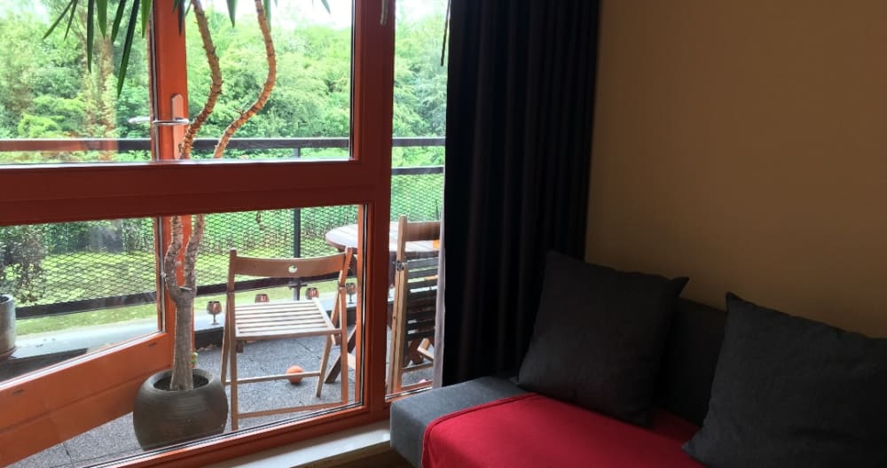 Cozy room with a loggia and a nice water view - Picture 5