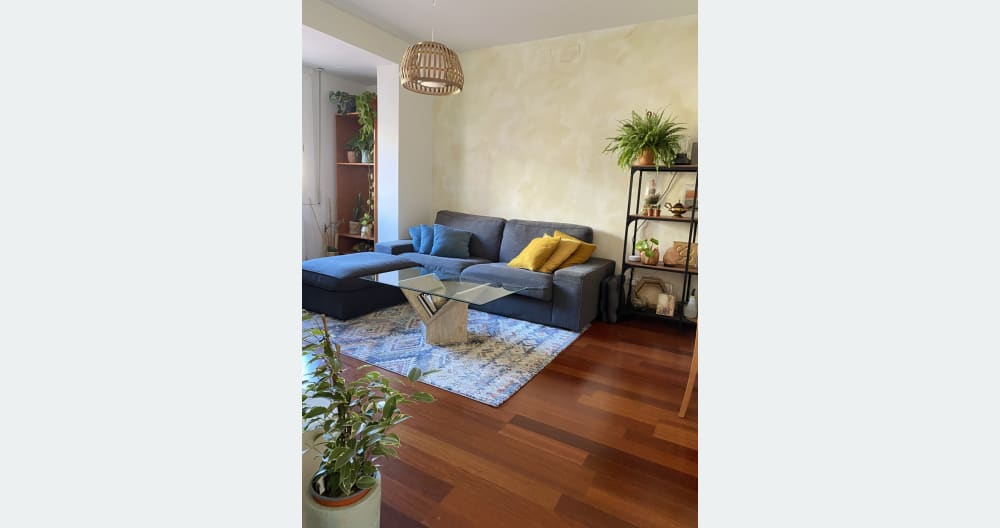 Comfortable room with bathroom - Picture 2