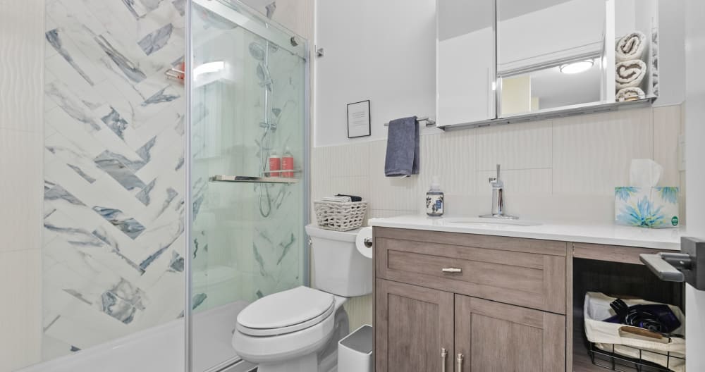 NEW-Free Prkg-2BR-2.5 Bath Duplex - Picture 11