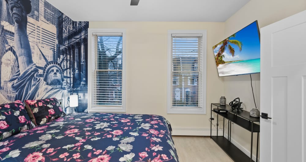 NEW-Free Prkg-2BR-2.5 Bath Duplex - Picture 17