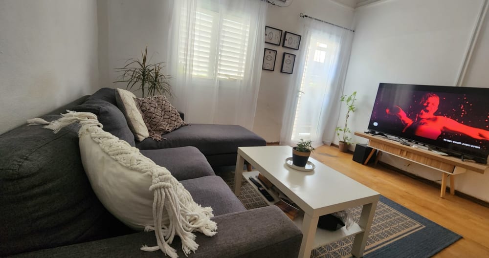 Warn Nice apartment. Great location! - Picture 1