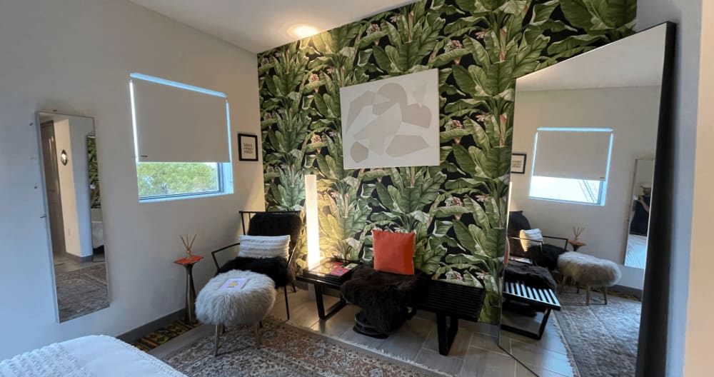 Private Large Guest Wing waterfront in my cozy Miami Maximalist home! - Picture 20